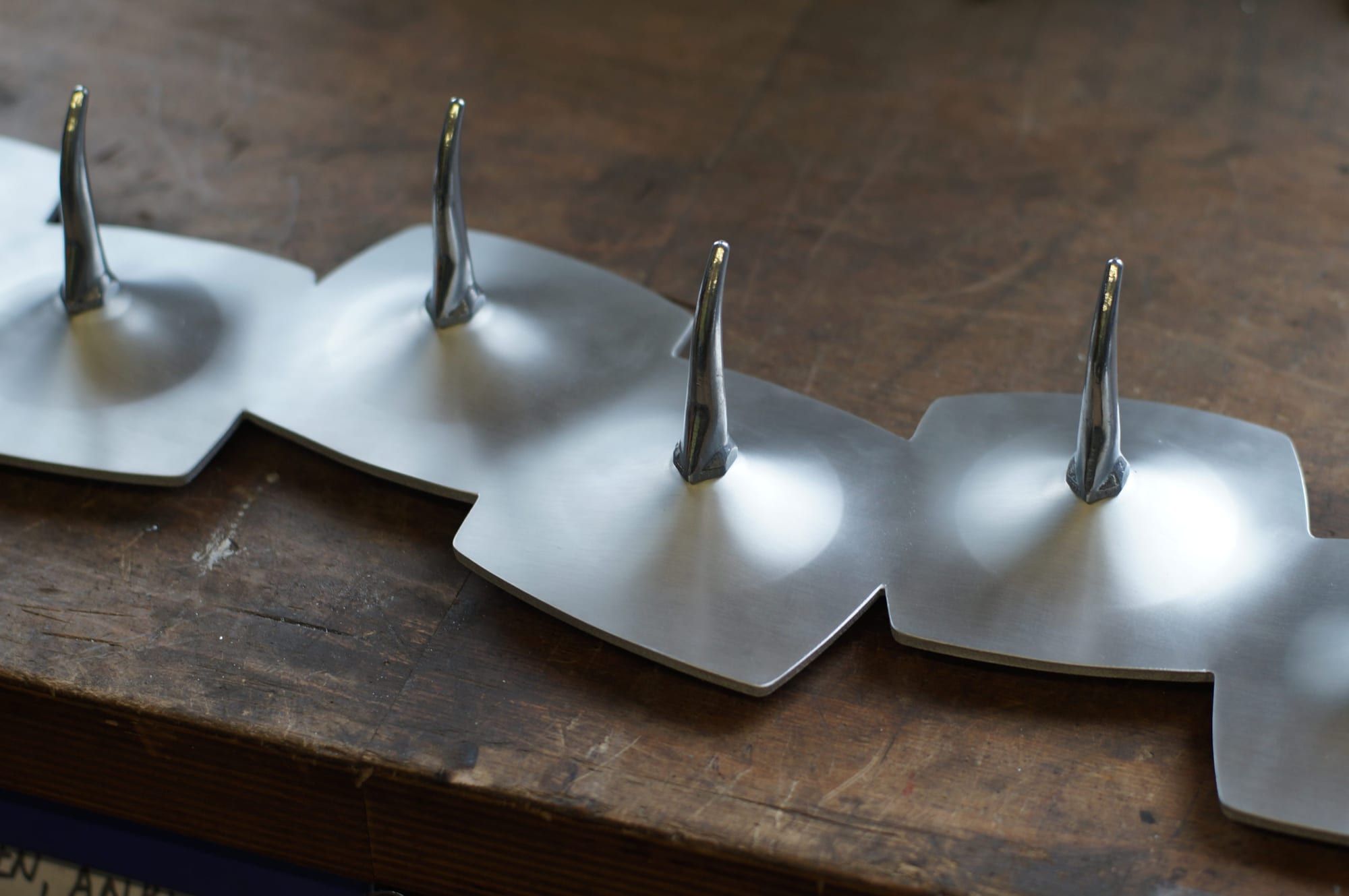 Garderobenhaken aus Aluminiumguss, Nahaufnahme